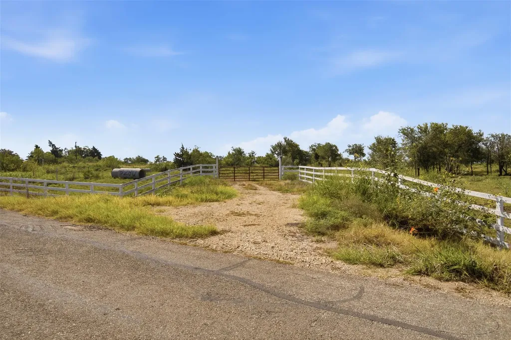 3280 County Road 466 Road Elgin TX 78621
