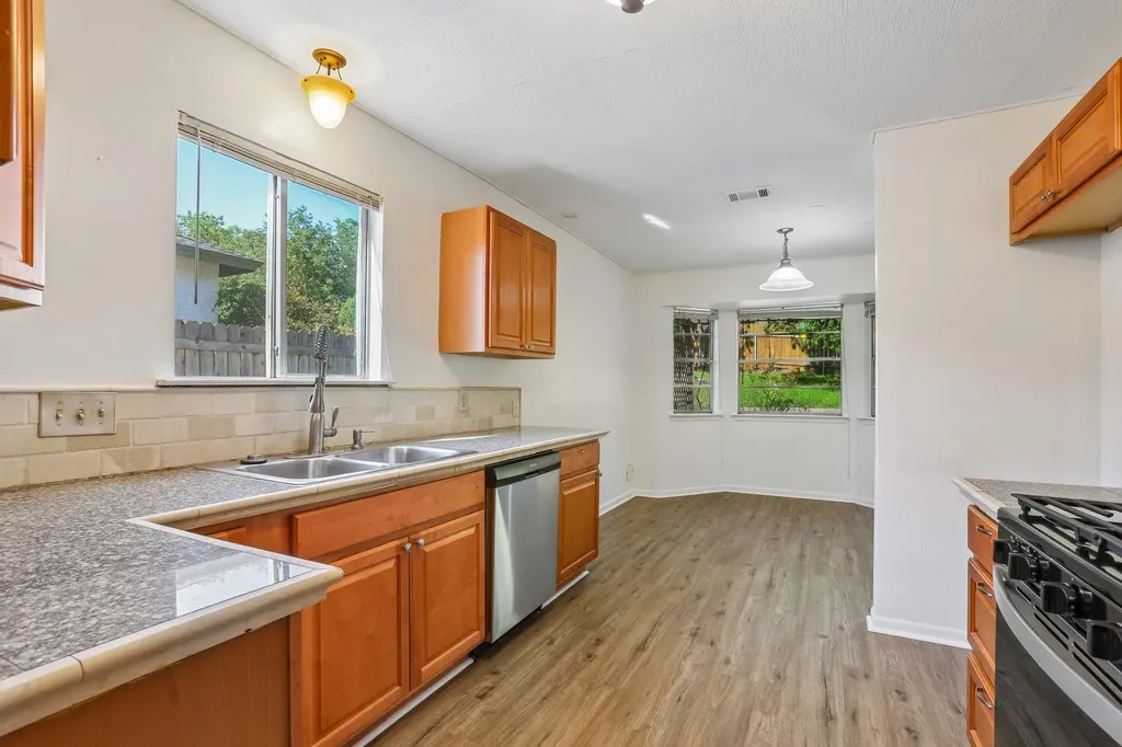 804 Spring Tree Street Round Rock TX 78681