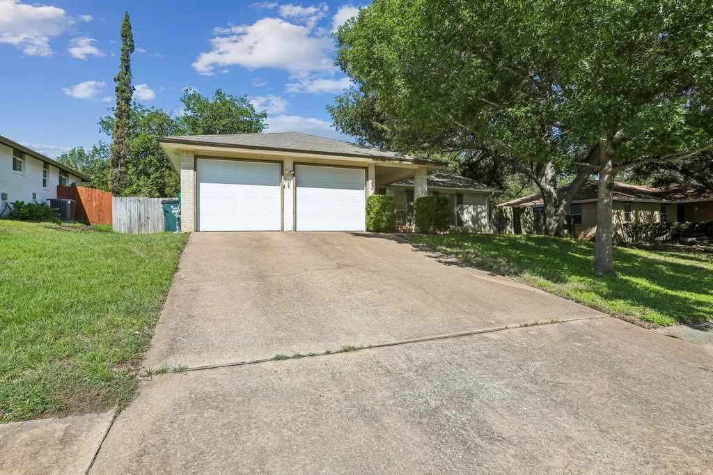 804 Spring Tree Street Round Rock TX 78681