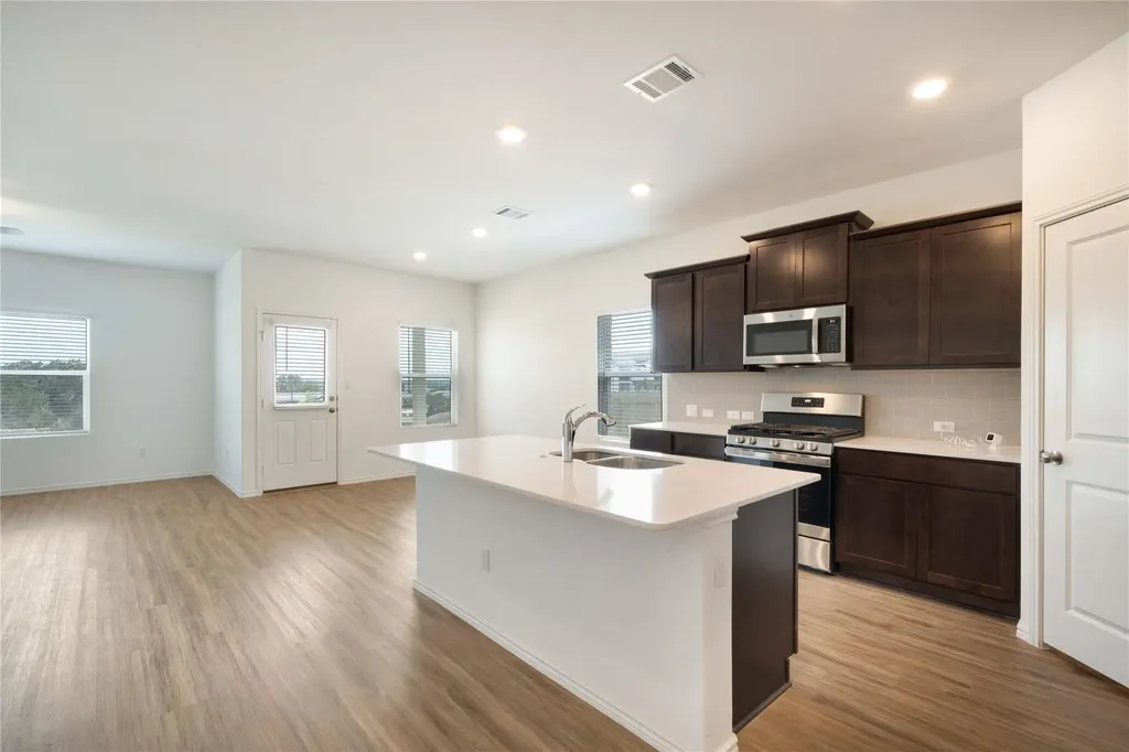 932 Mallow Road Leander TX 78641