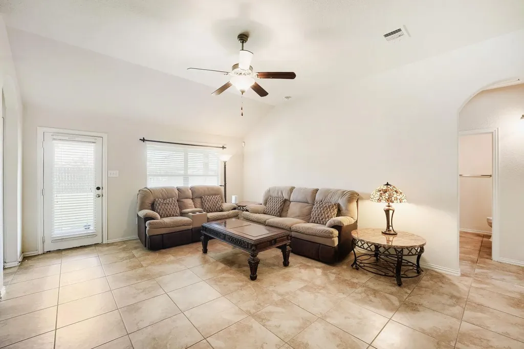 122 Sandstone Trail Buda TX 78610