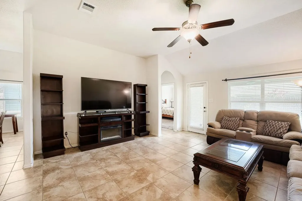 122 Sandstone Trail Buda TX 78610