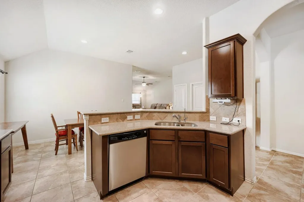 122 Sandstone Trail Buda TX 78610