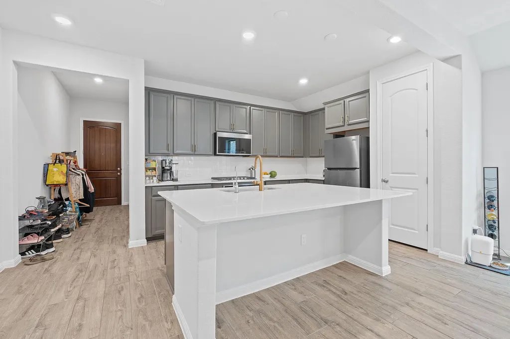 219 Golden Gate Lane Kyle TX 78640