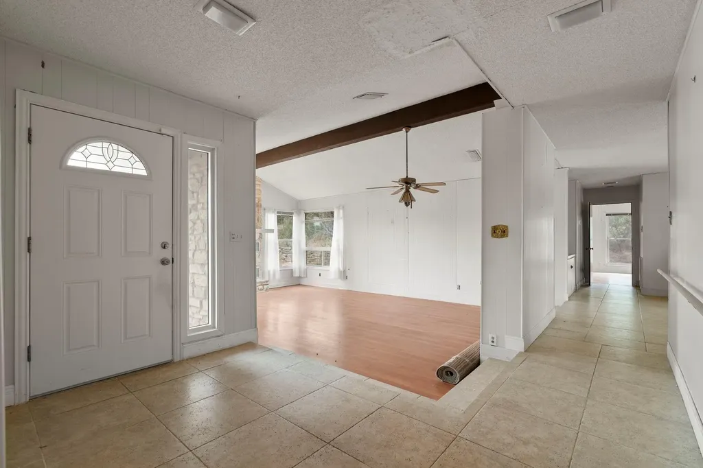 21406 Kathy Lane Spicewood TX 78669