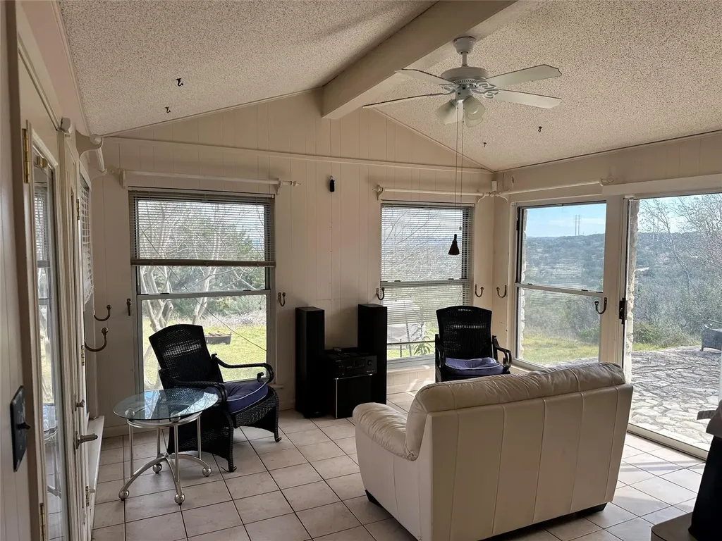 21406 Kathy Lane Spicewood TX 78669