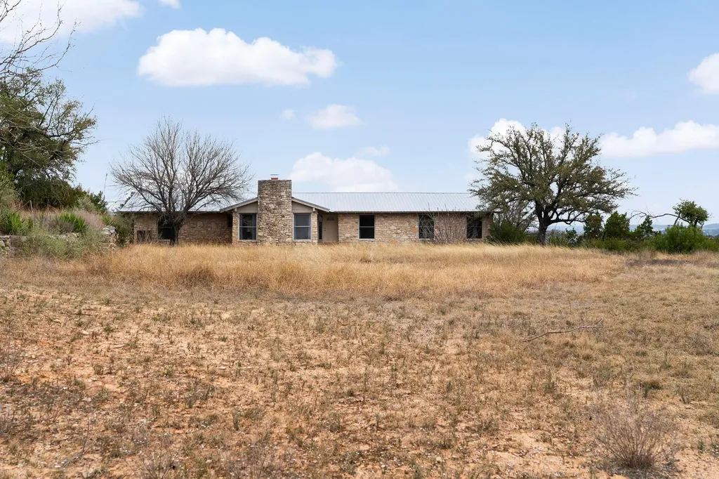 21406 Kathy Lane Spicewood TX 78669