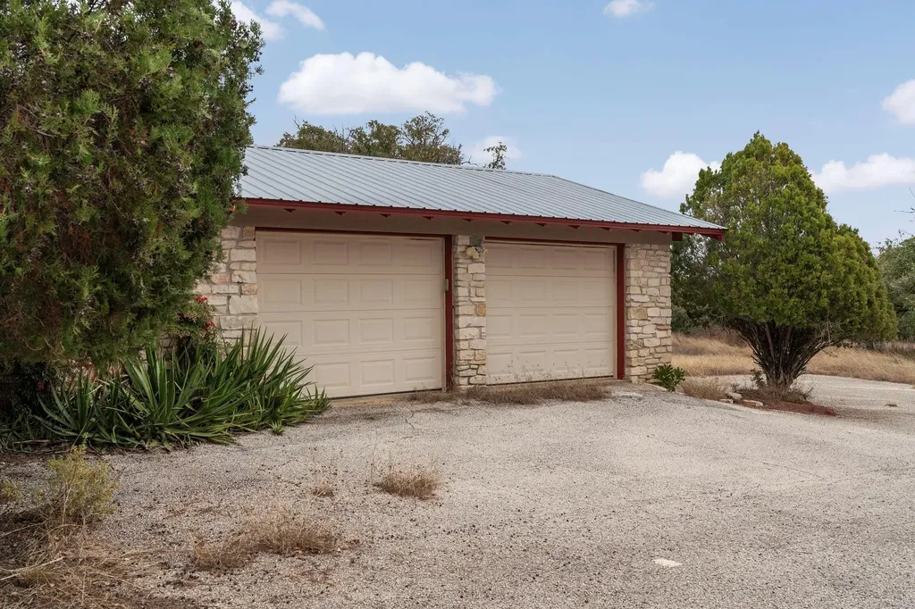 21406 Kathy Lane Spicewood TX 78669