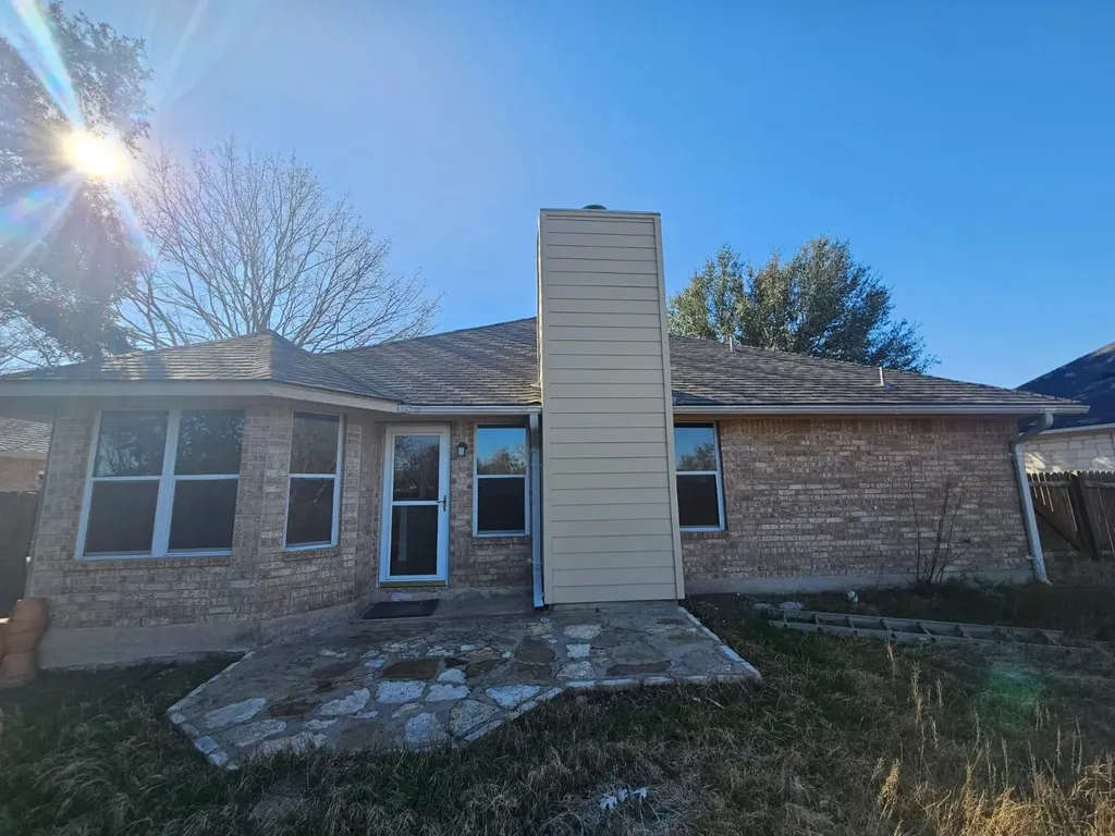 1507 Century Oaks Drive Lockhart TX 78644