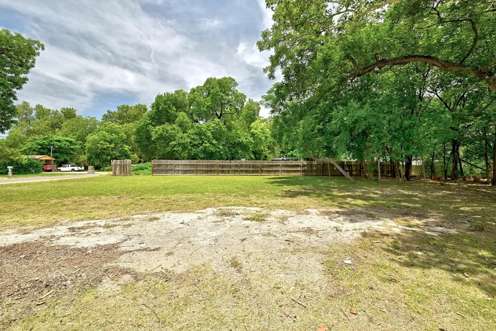 504 W Elliott Street Austin TX 78753