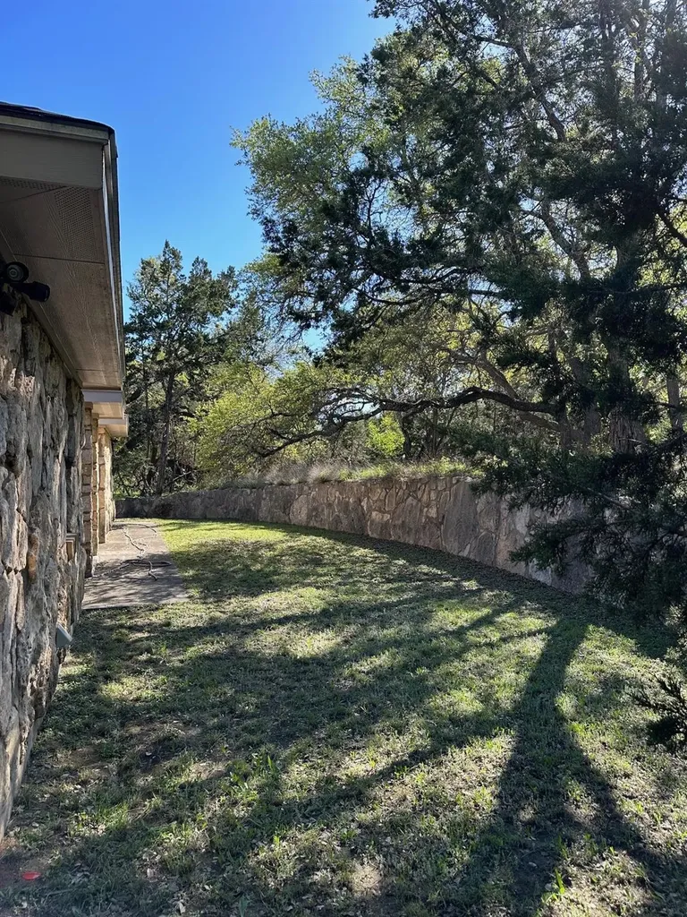 8170 N Us Hwy 281 Highway Blanco TX 78606