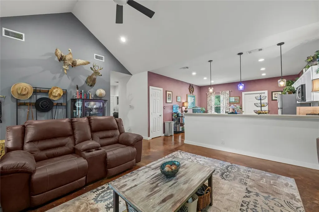 503 Chantilly Lane Spicewood TX 78669