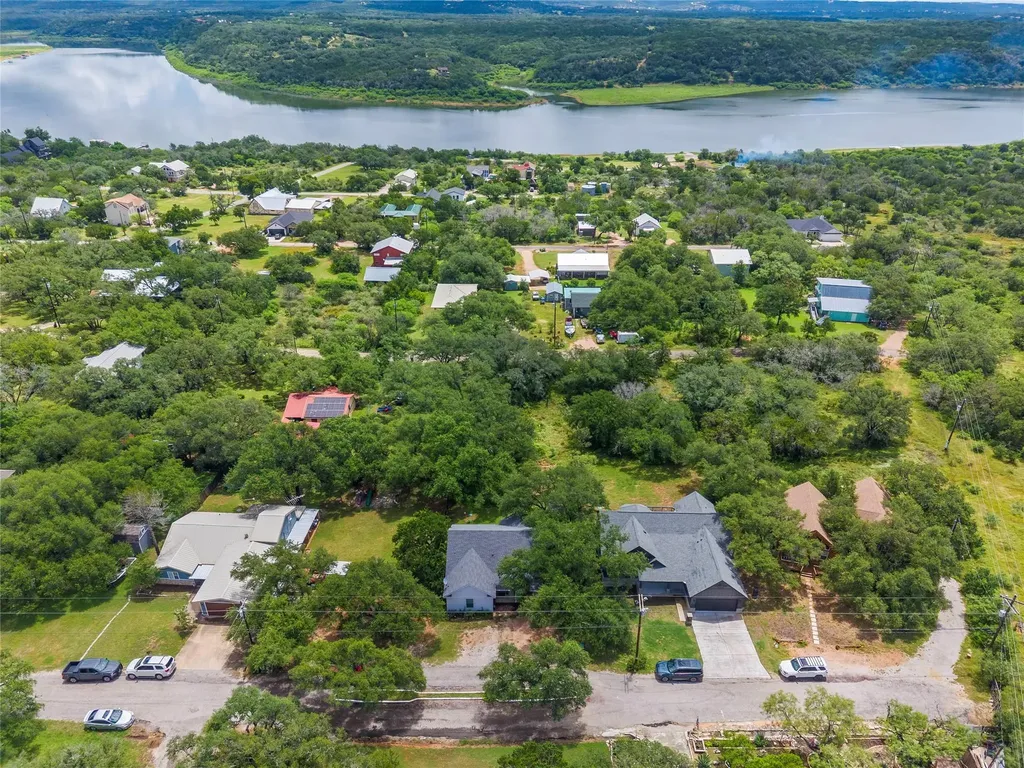 503 Chantilly Lane Spicewood TX 78669