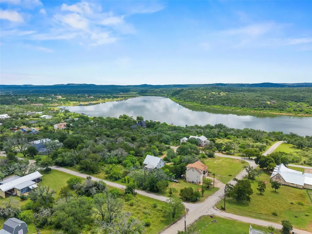 503 Chantilly Lane Spicewood TX 78669