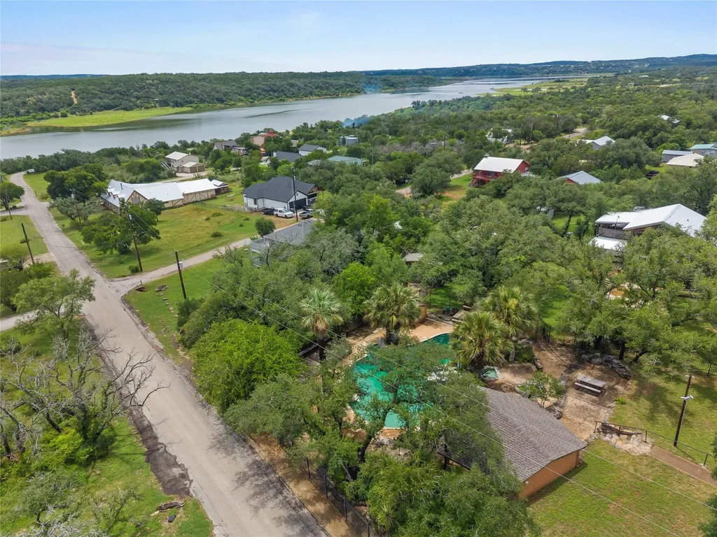 503 Chantilly Lane Spicewood TX 78669