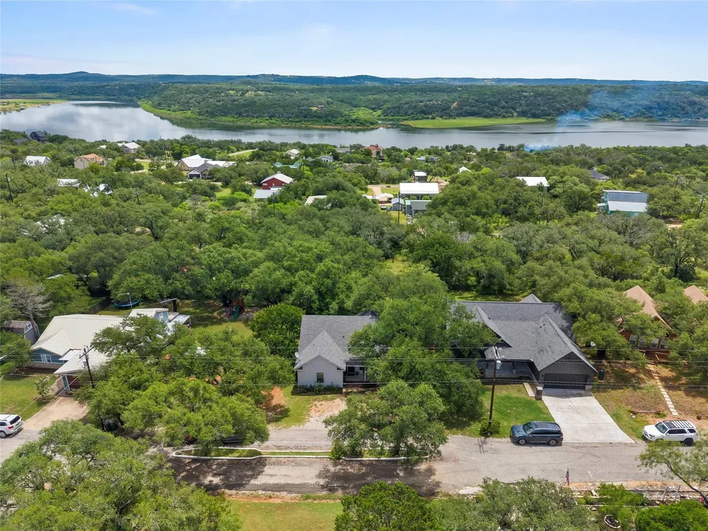 503 Chantilly Lane Spicewood TX 78669