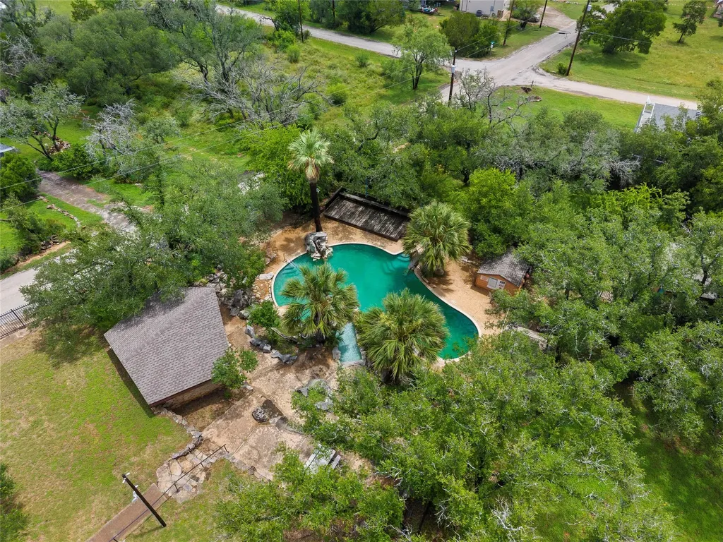 503 Chantilly Lane Spicewood TX 78669
