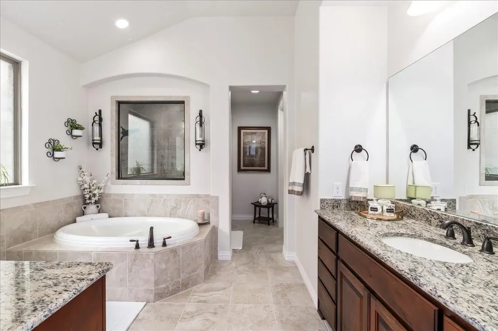 2220 Ambush Canyon Leander TX 78641