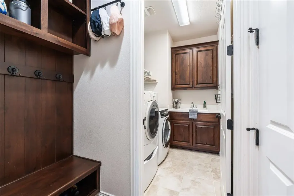 2220 Ambush Canyon Leander TX 78641