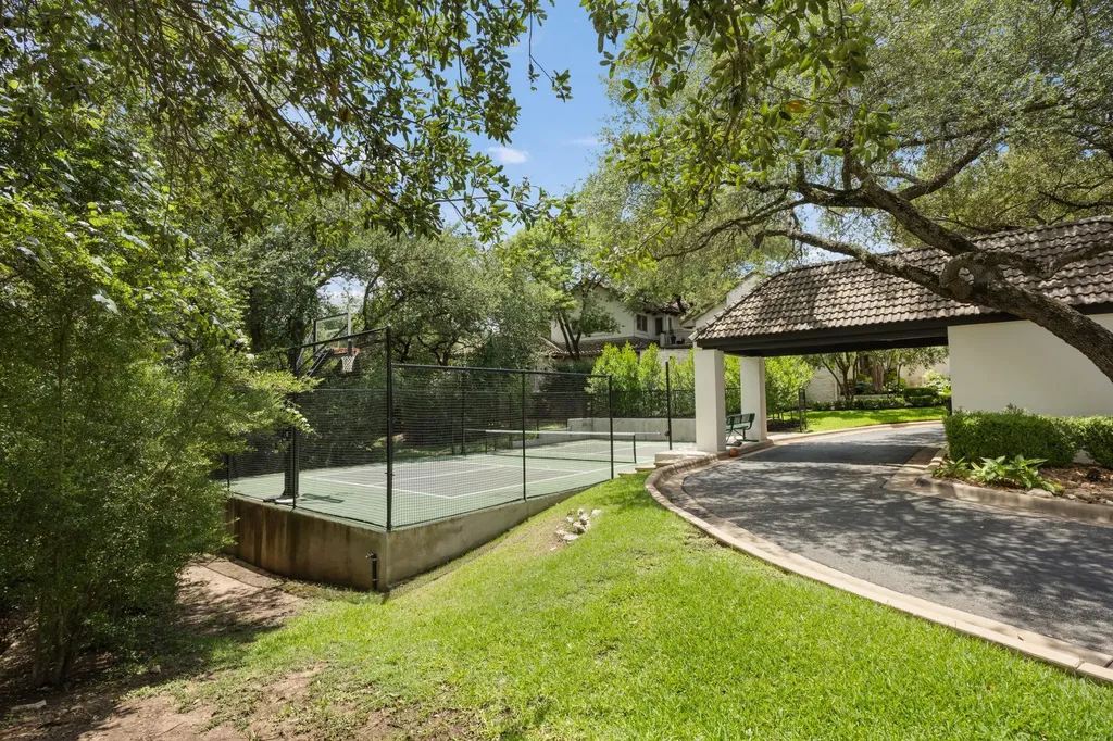 1910 Rue De St Tropez Austin TX 78746