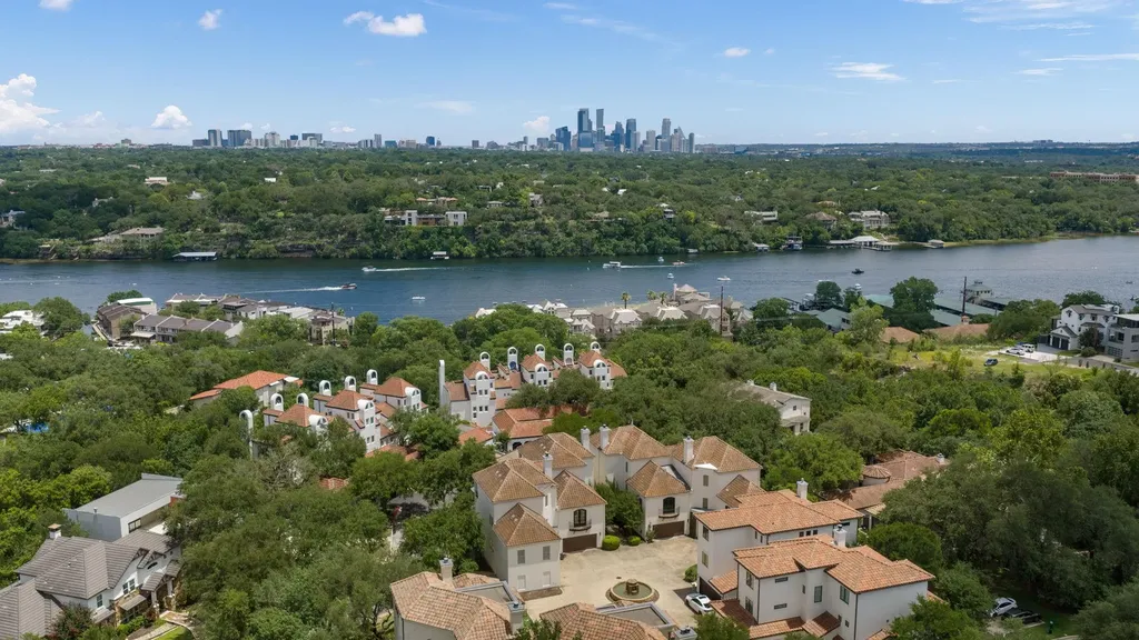 1910 Rue De St Tropez Austin TX 78746