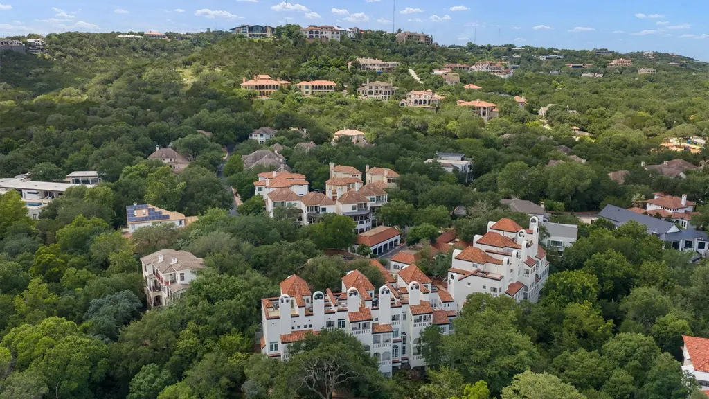 1910 Rue De St Tropez Austin TX 78746