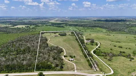 2725 Old Lehmann Road Kingsbury TX 78638