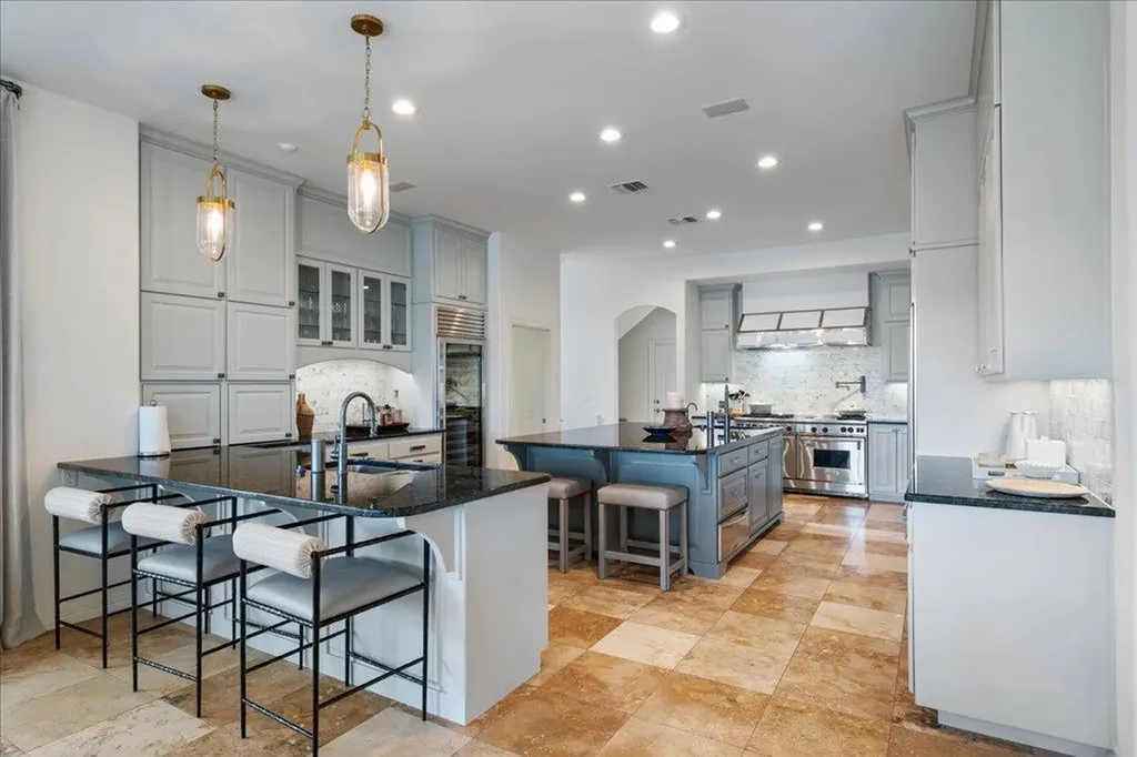 24729 Travis Lakeside Cove Spicewood TX 78669
