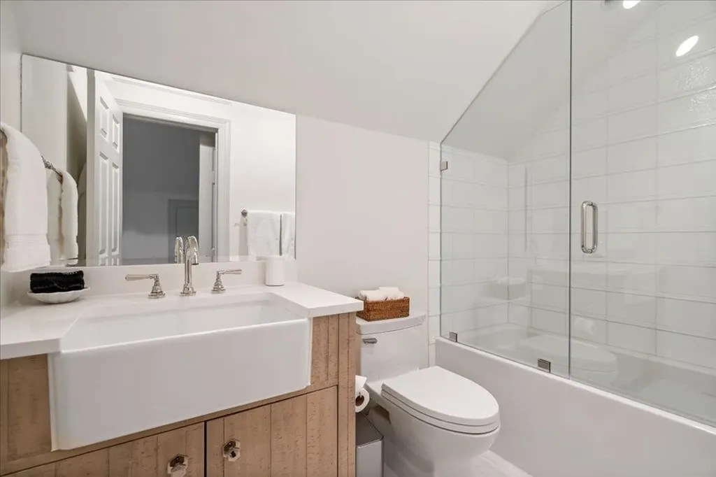 24729 Travis Lakeside Cove Spicewood TX 78669