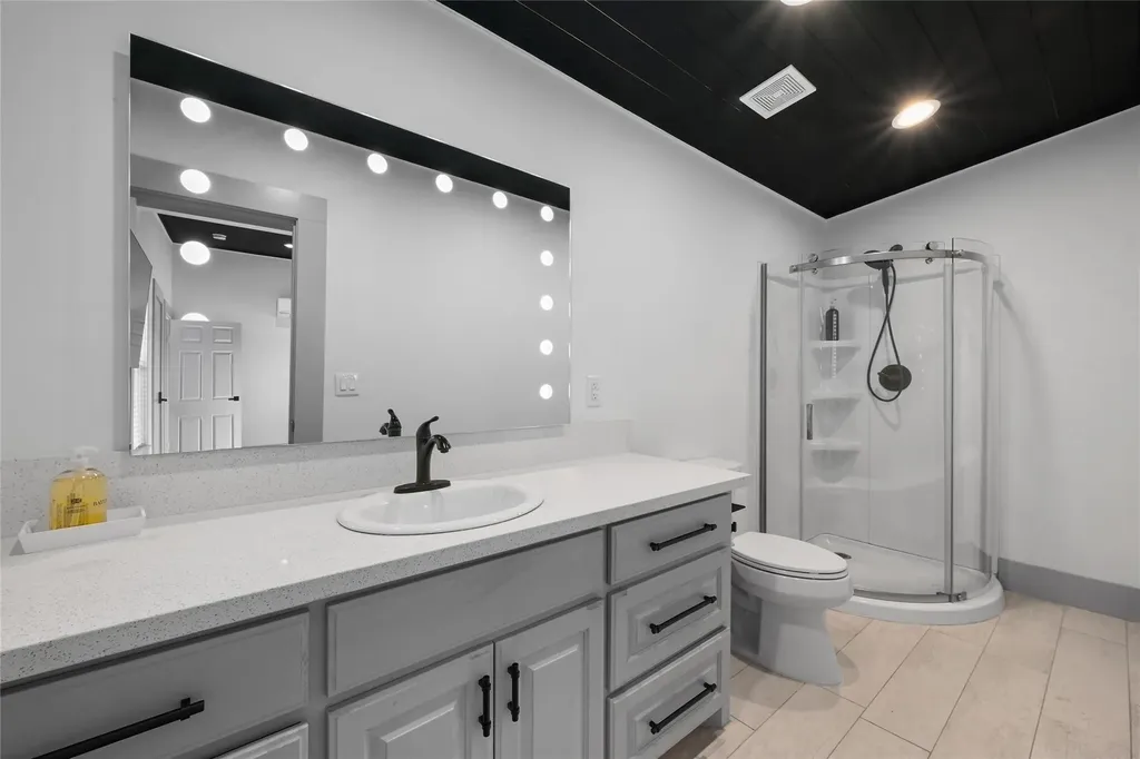 2903 Oak Ridge Drive Spicewood TX 78669