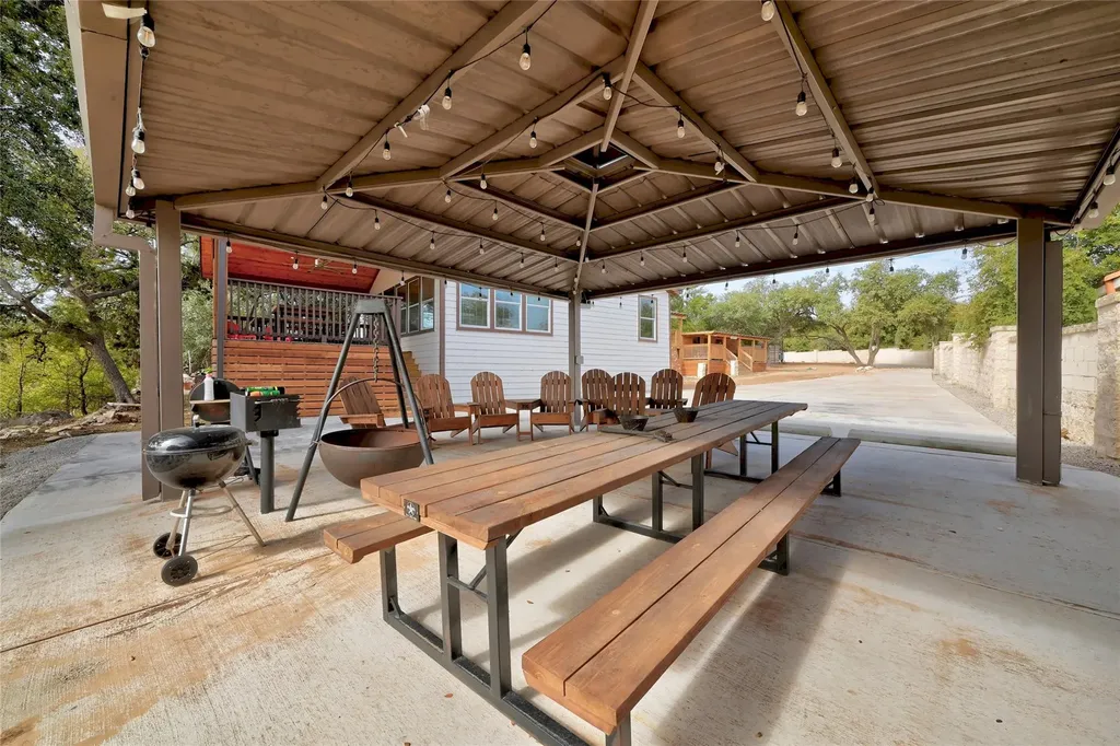 2903 Oak Ridge Drive Spicewood TX 78669
