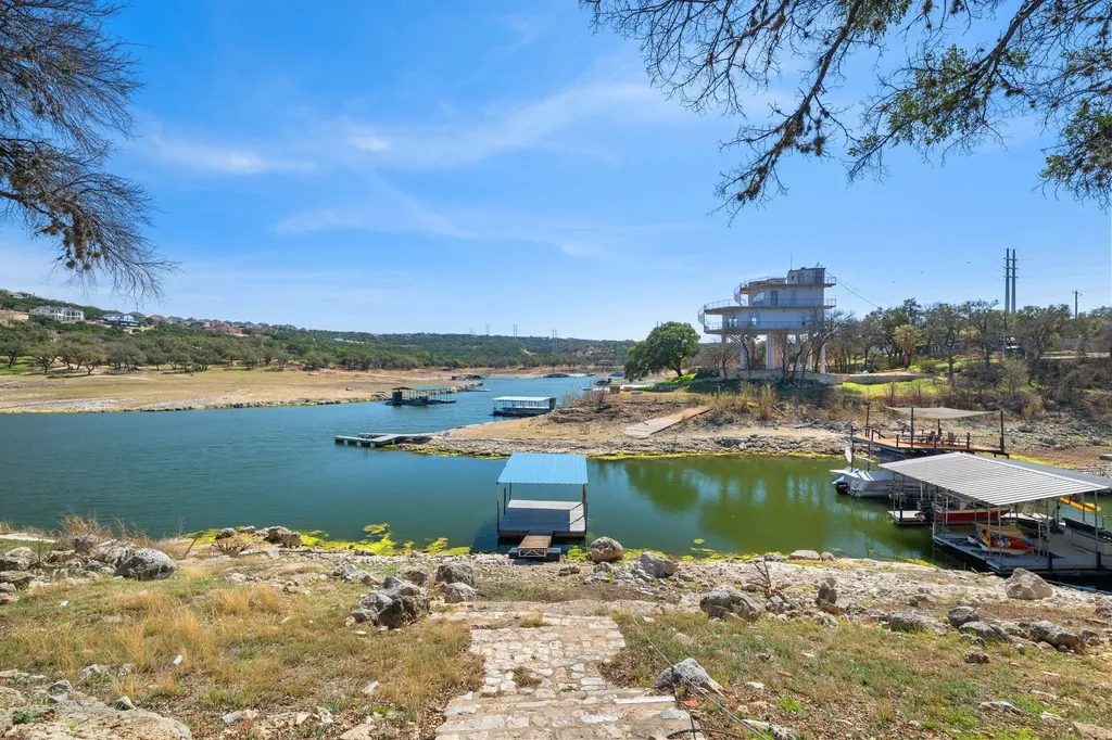 2903 Oak Ridge Drive Spicewood TX 78669