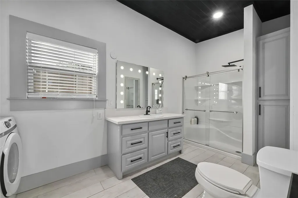 2903 Oak Ridge Drive Spicewood TX 78669