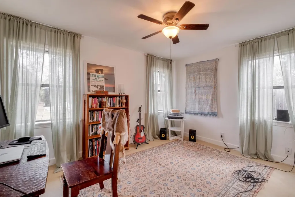 1233 Orange Street Lockhart TX 78644
