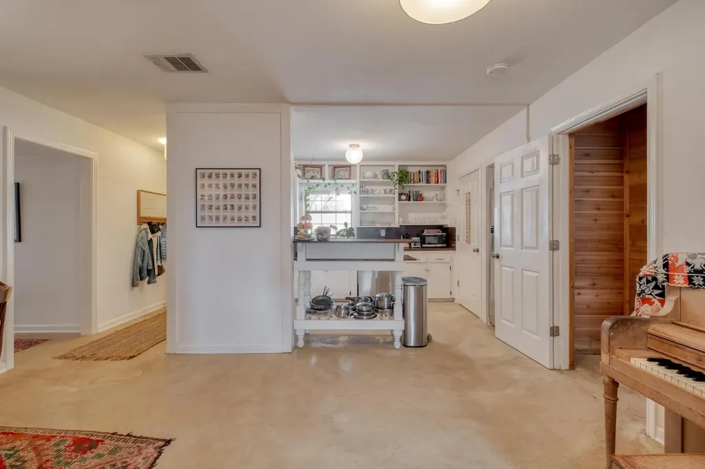 1233 Orange Street Lockhart TX 78644