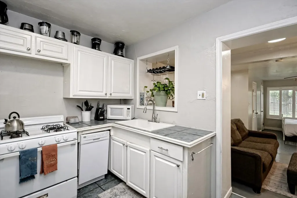 3409 Banton Road Austin TX 78722