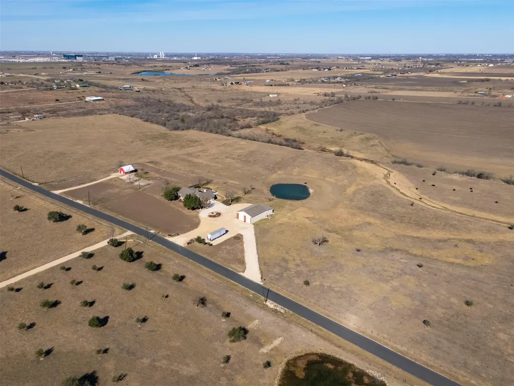 651 County Road 497 Taylor TX 76574