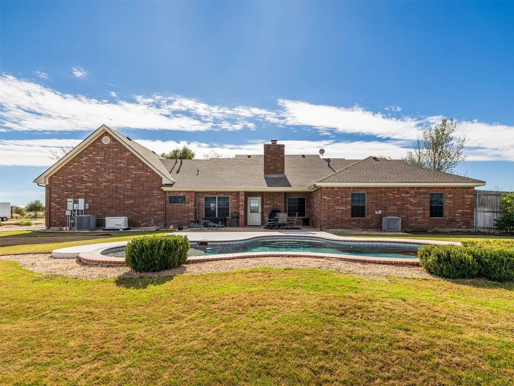 651 County Road 497 Taylor TX 76574
