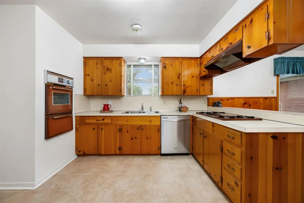 11309 Hilltop Street Austin TX 78753