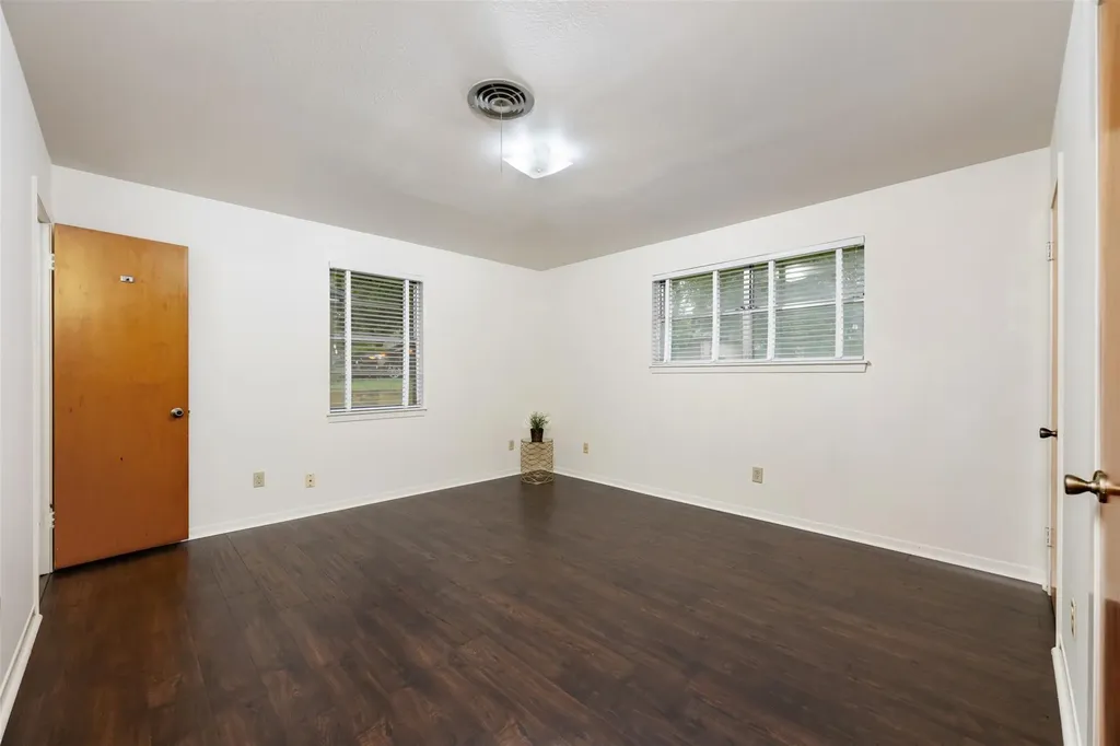 11309 Hilltop Street Austin TX 78753