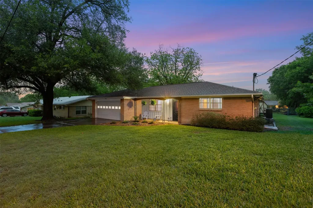 11309 Hilltop Street Austin TX 78753
