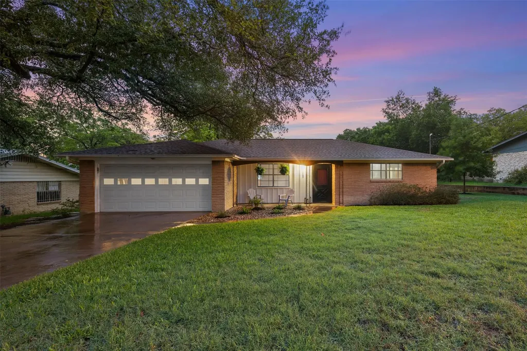 11309 Hilltop Street Austin TX 78753
