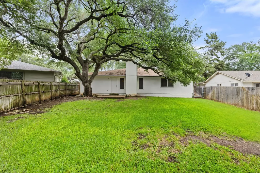 12006 Trianon Lane Austin TX 78727