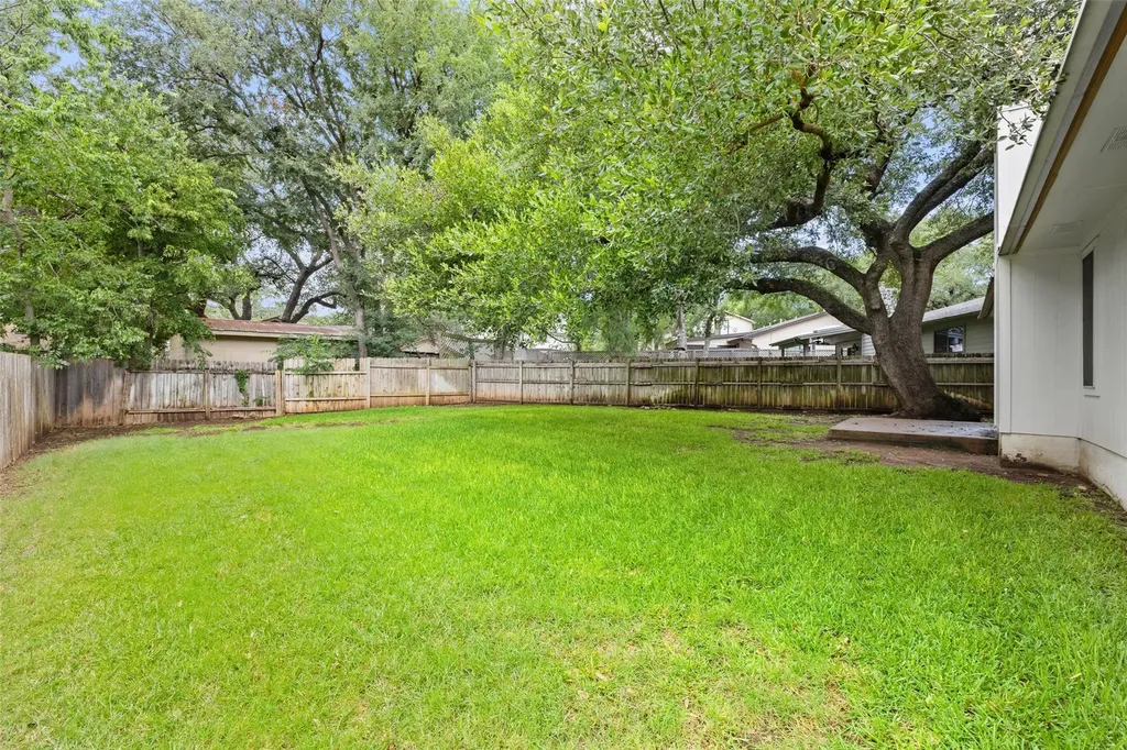 12006 Trianon Lane Austin TX 78727