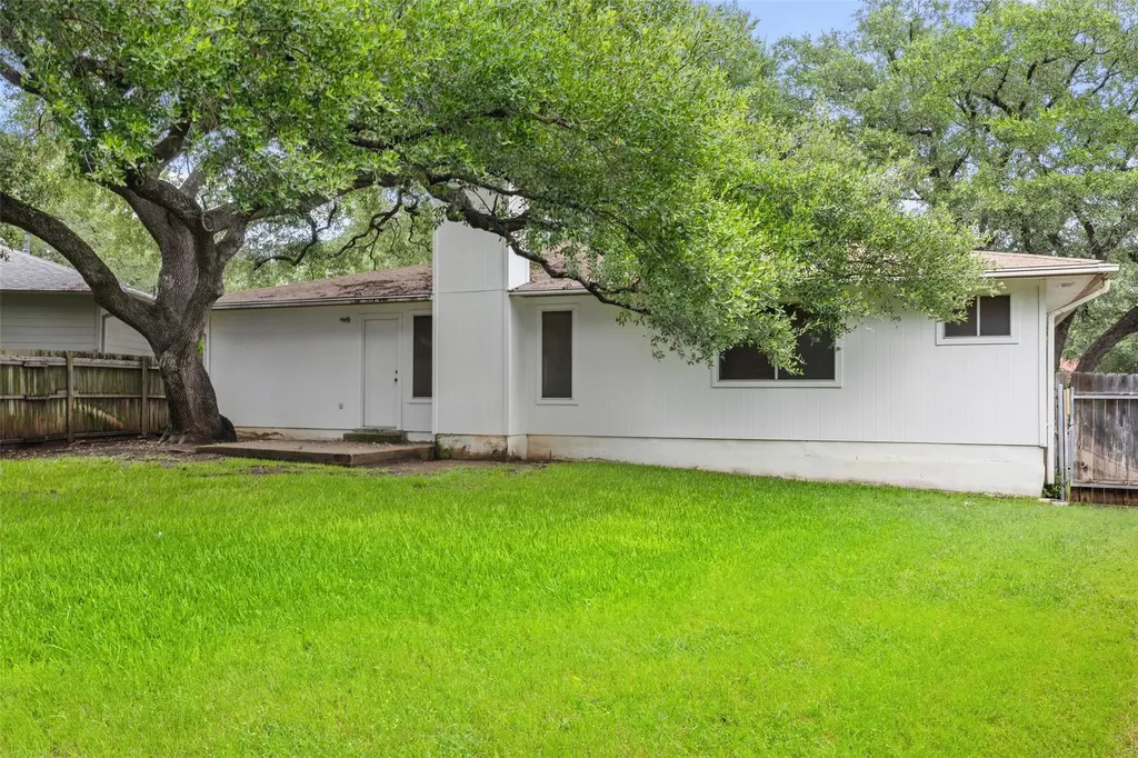 12006 Trianon Lane Austin TX 78727