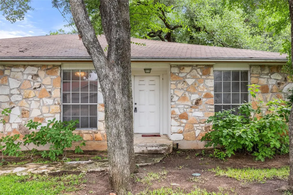 12006 Trianon Lane Austin TX 78727