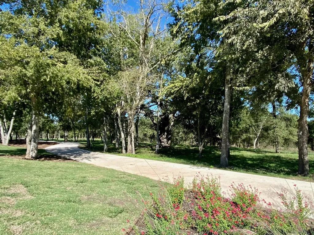 4512 Bridal Veil Drive Austin TX 78747