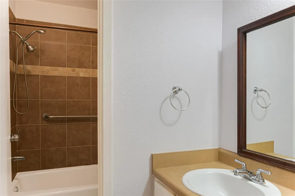 2605 W Stassney Lane Austin TX 78745