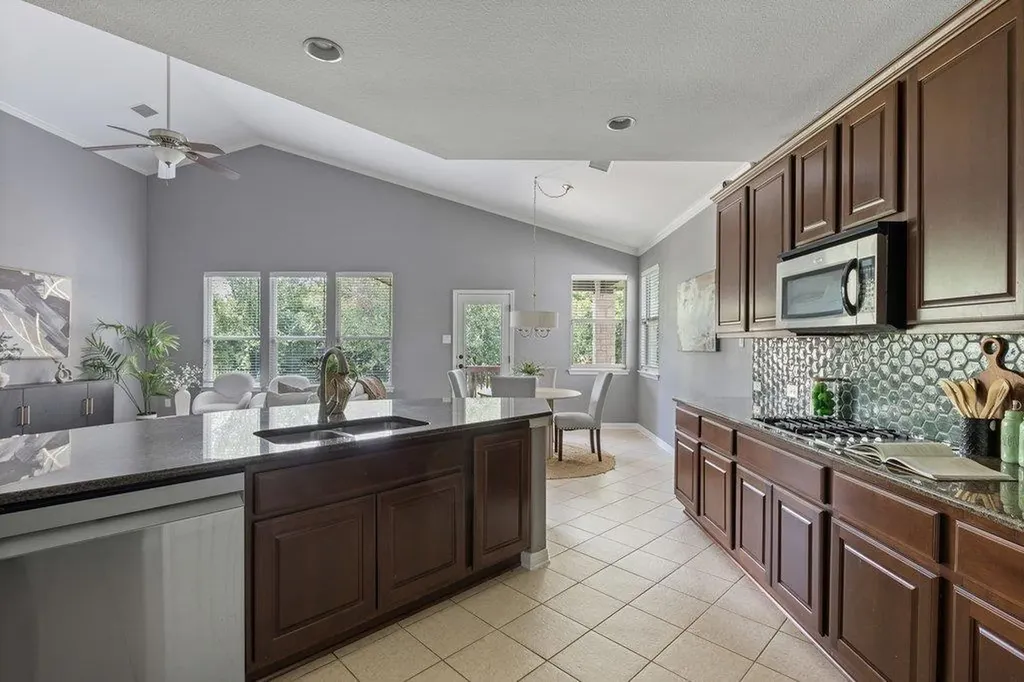 11521 Cherisse Drive Austin TX 78739