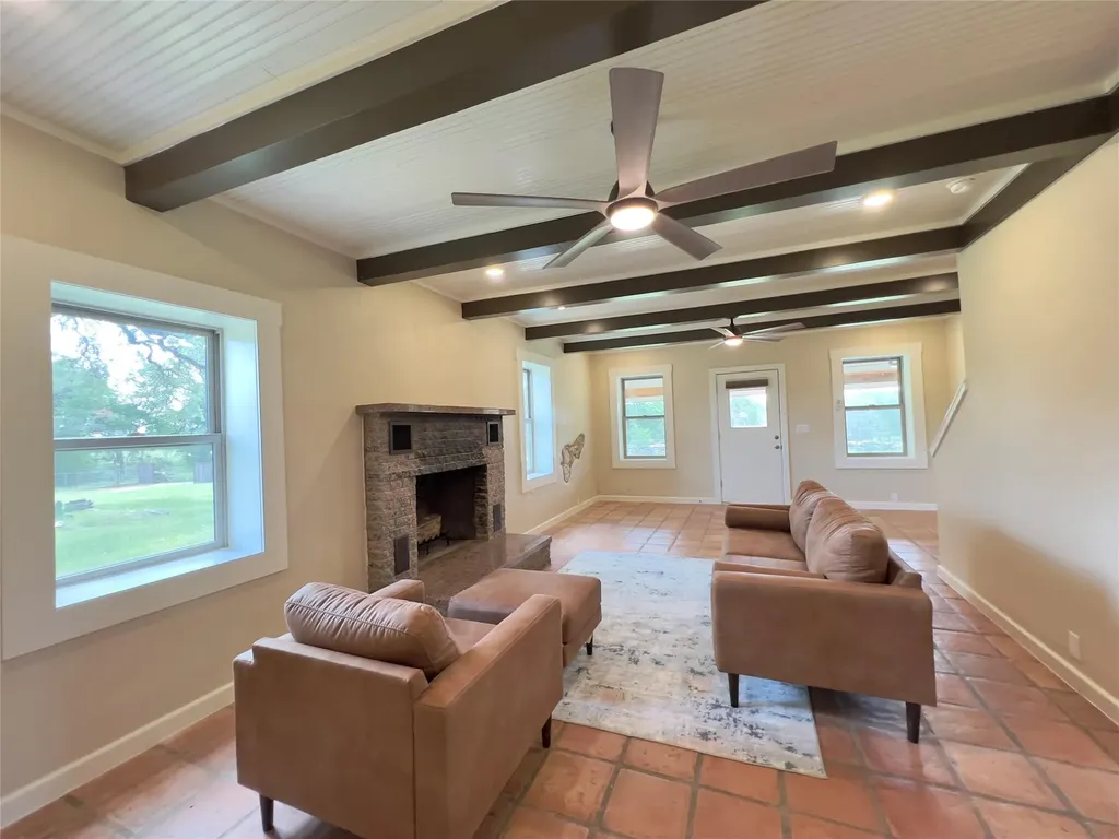 1366 Narrows Road Blanco TX 78606
